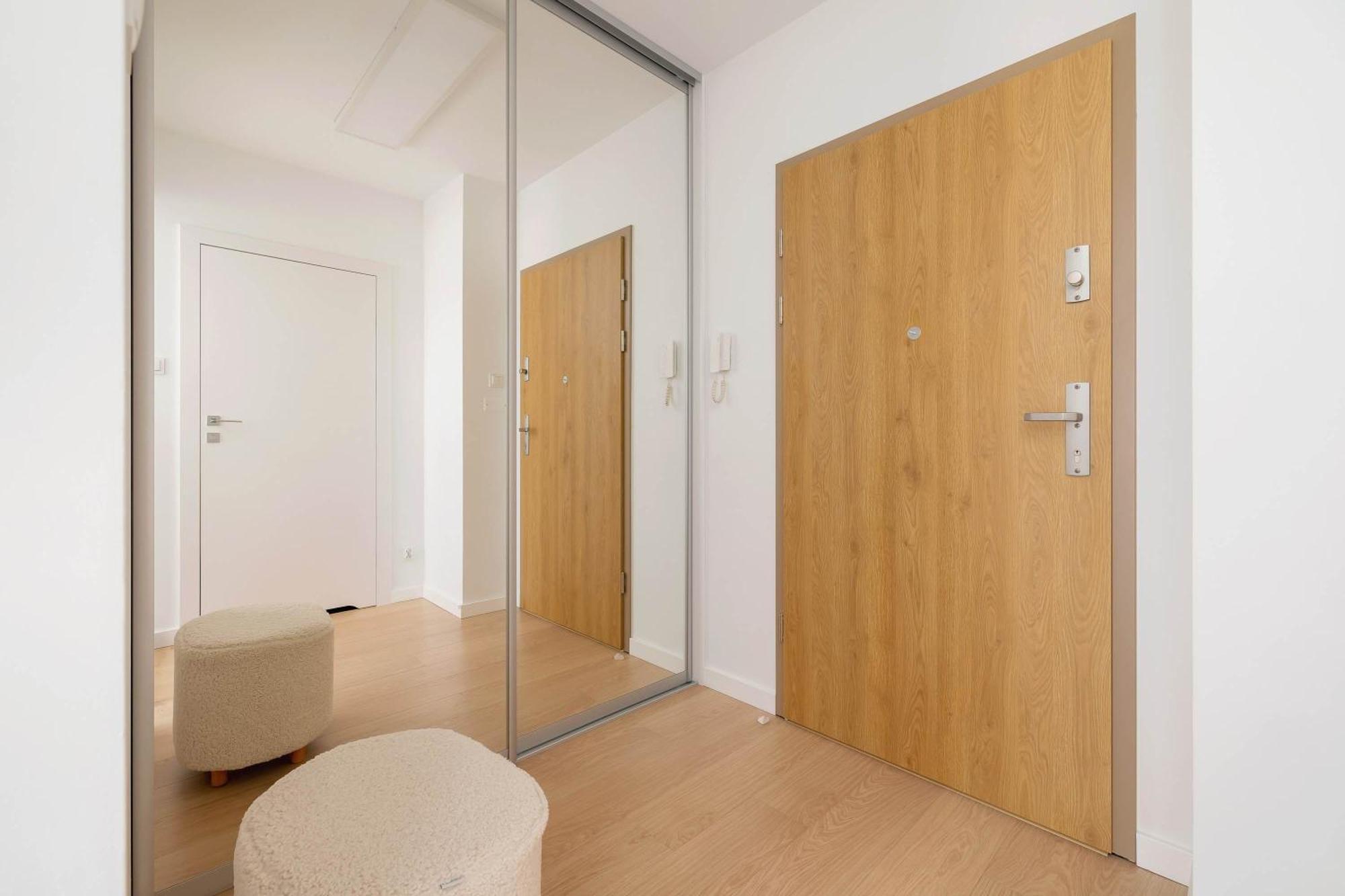 Atmospheric With Parking By Renters Krakau
