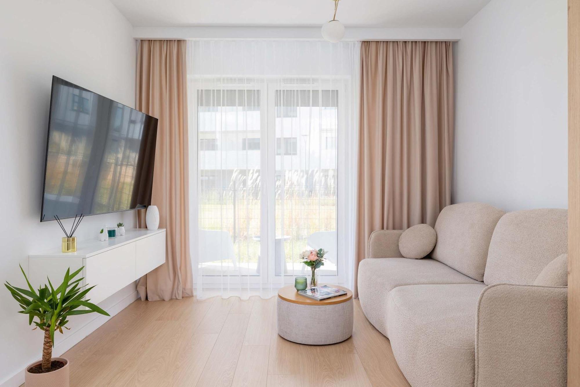 Atmospheric With Parking By Renters Krakau